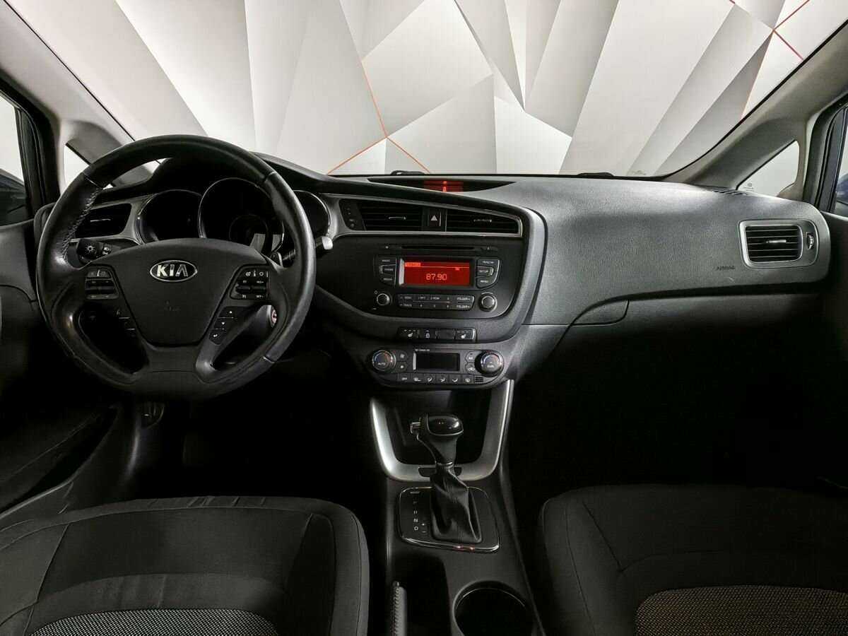 Kia Ceed с пробегом — 2015 год. Фото: #9