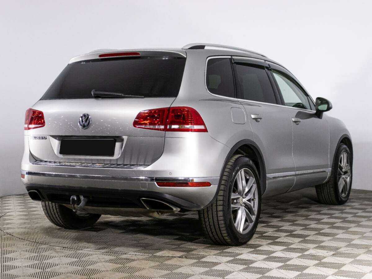 Volkswagen Touareg с пробегом — 2015 год. Фото: #3