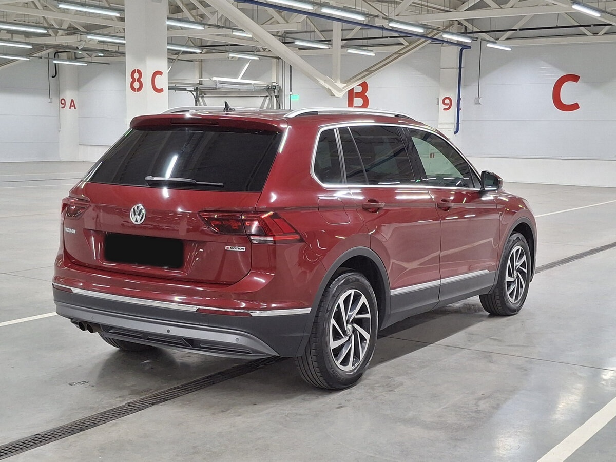 Volkswagen Tiguan с пробегом — 2018 год. Фото: #4