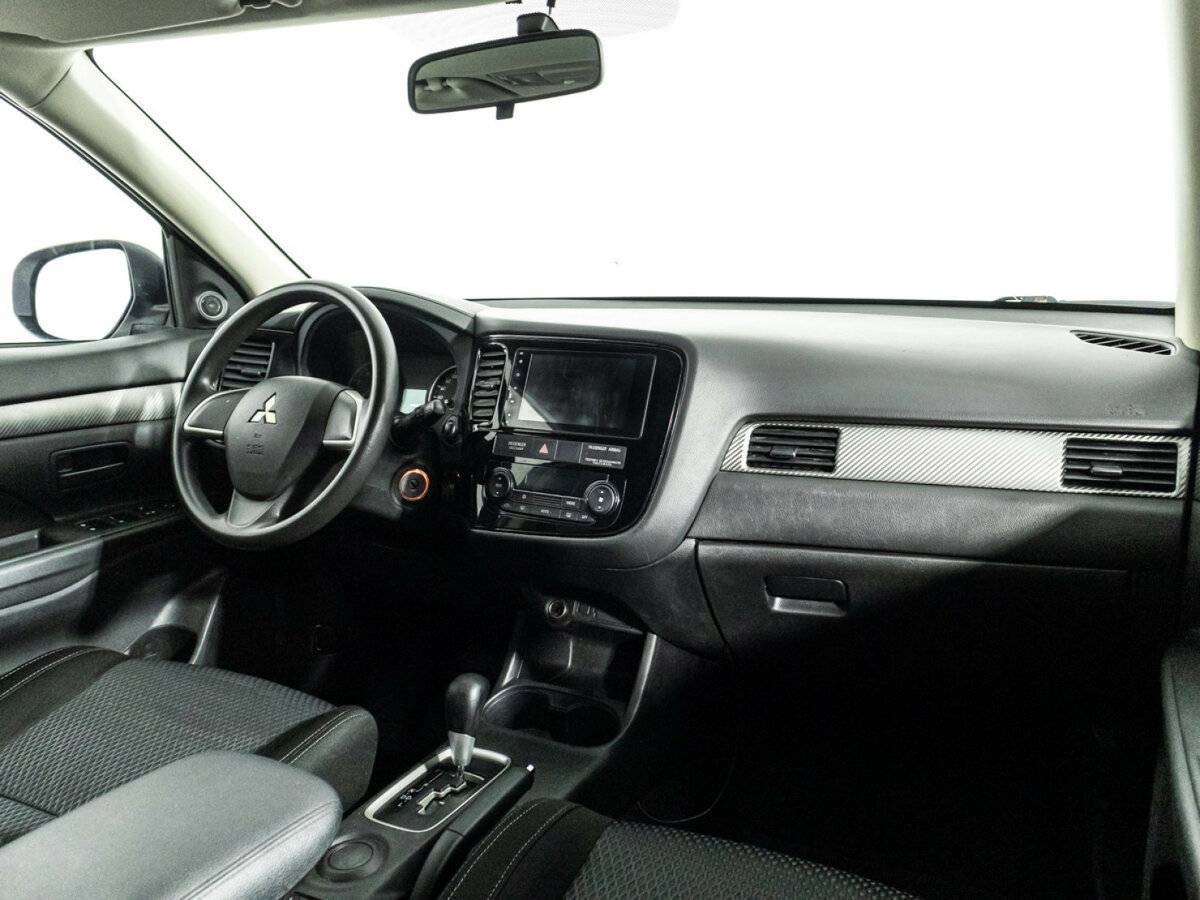 Mitsubishi Outlander с пробегом — 2016 год. Фото: #8