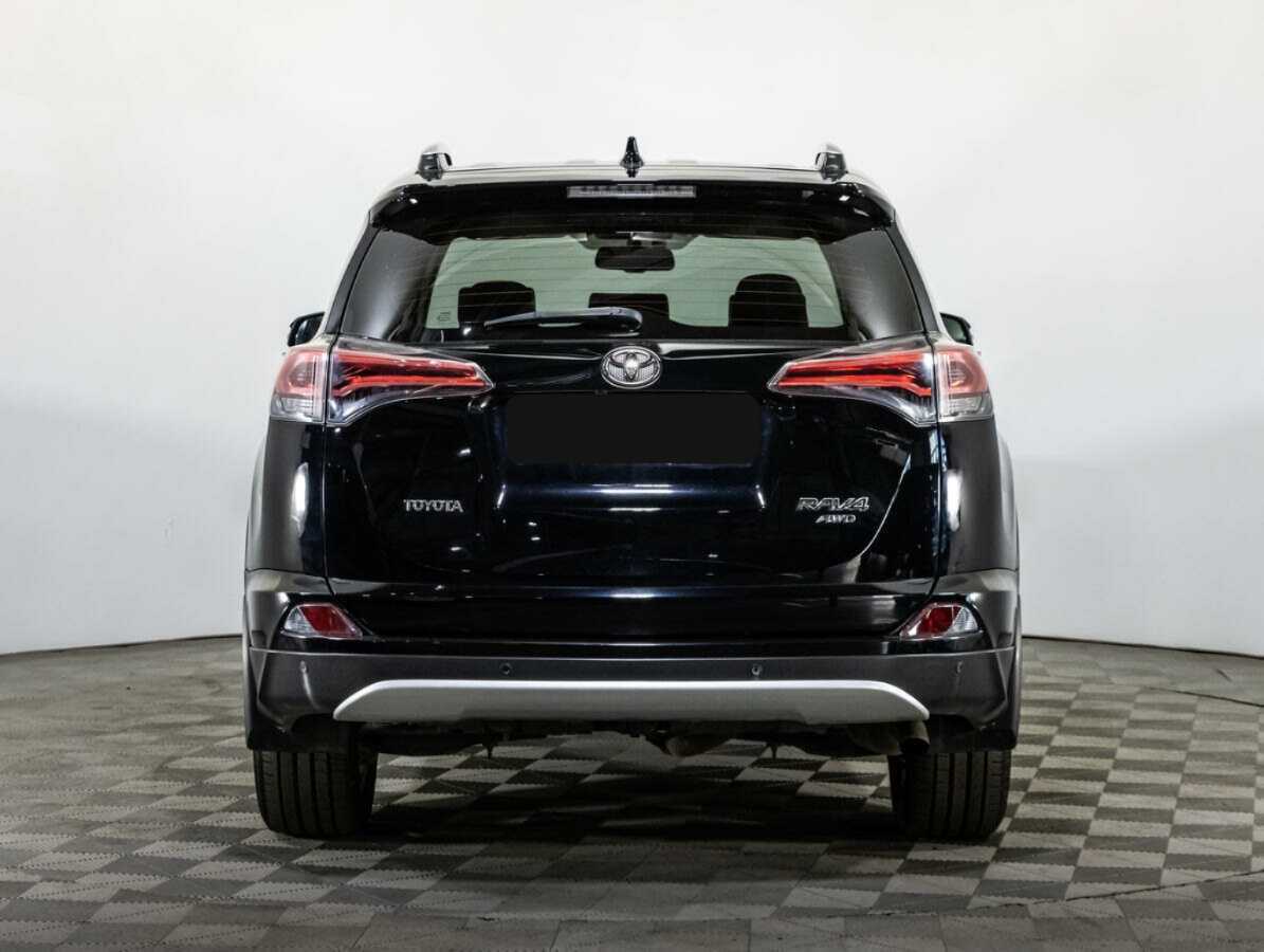 Toyota RAV4 с пробегом — 2016 год. Фото: #5