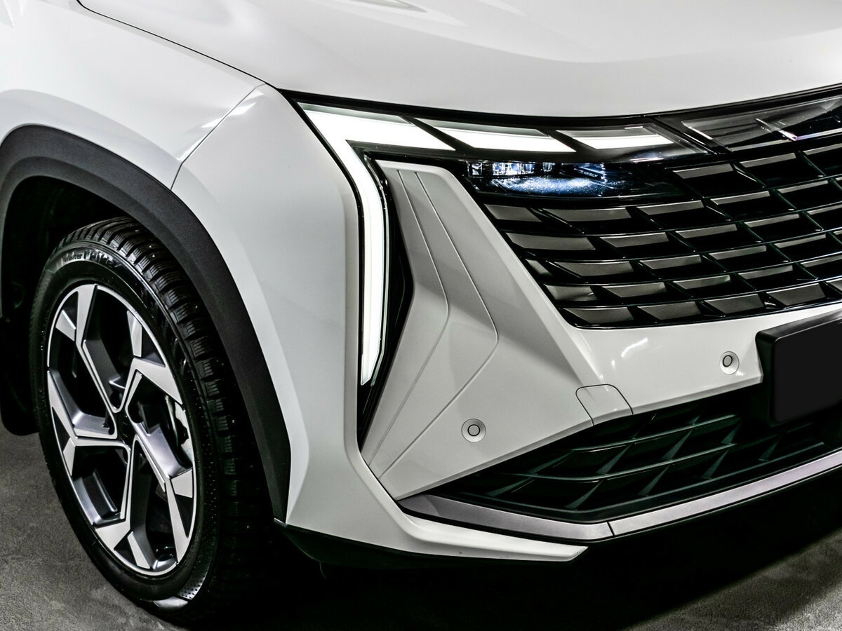 Geely Atlas с пробегом — 2024 год. Фото: #19