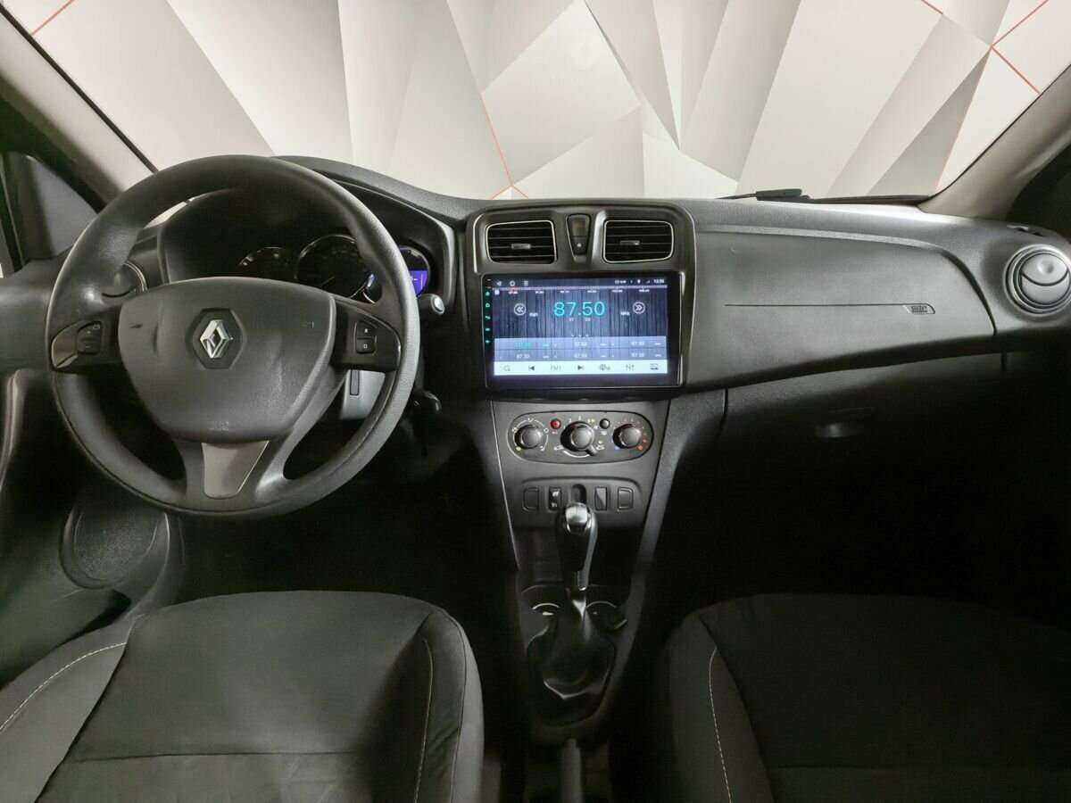 Renault Sandero с пробегом — 2017 год. Фото: #9
