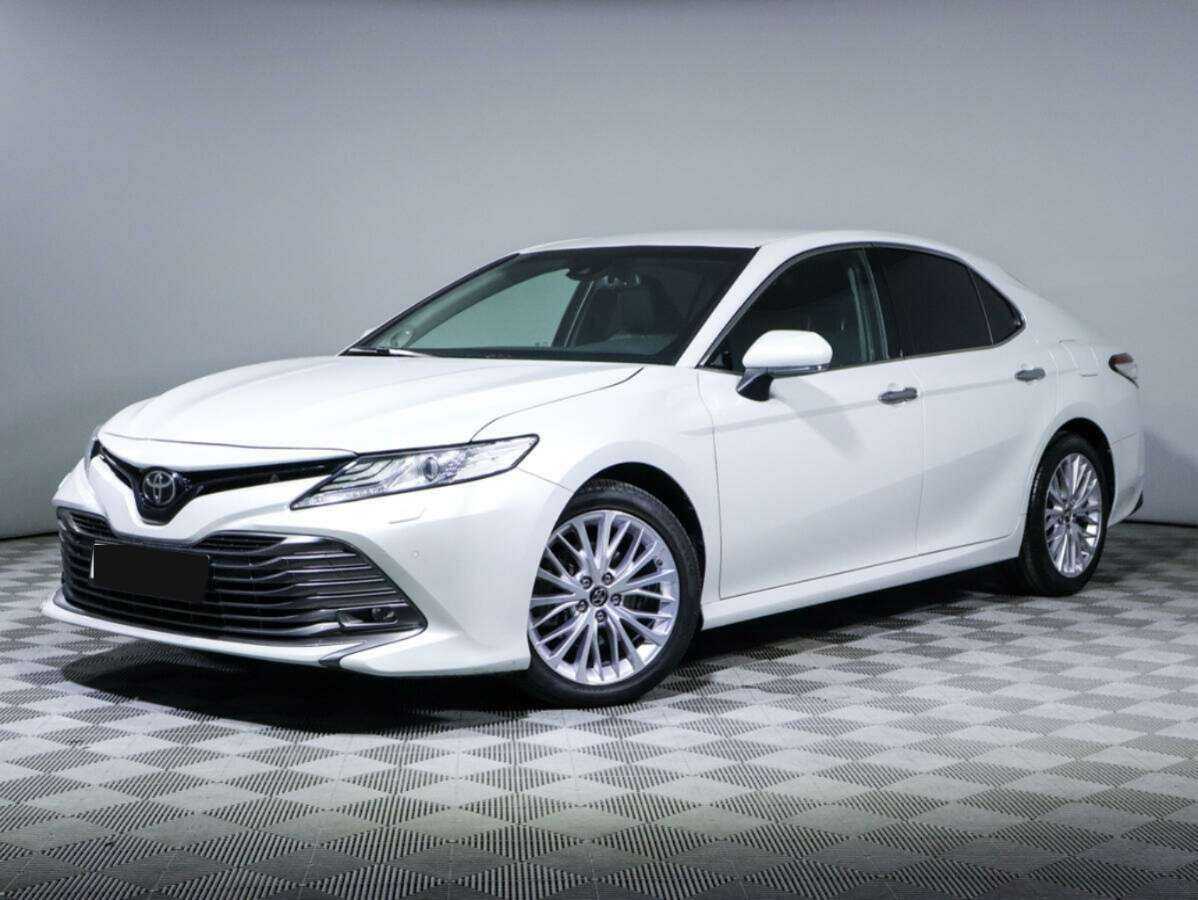 Toyota Camry с пробегом — 2018 год. Посмотреть фото