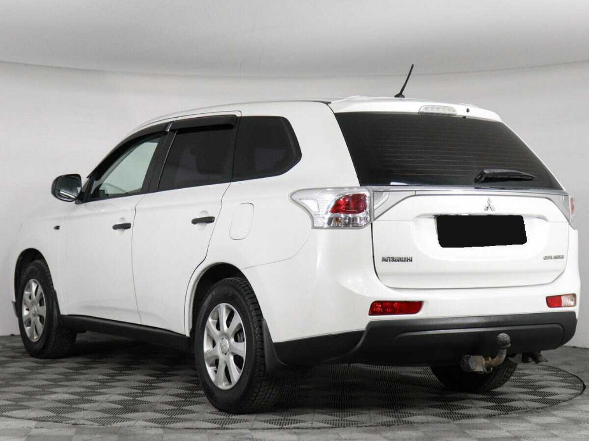 Mitsubishi Outlander с пробегом — 2014 год. Фото: #6