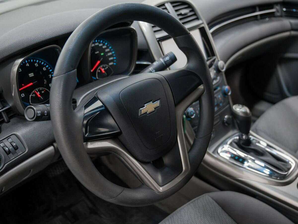 Chevrolet Malibu с пробегом — 2012 год. Фото: #16