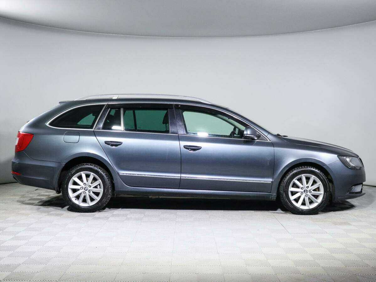 Skoda Superb с пробегом — 2013 год. Фото: #3