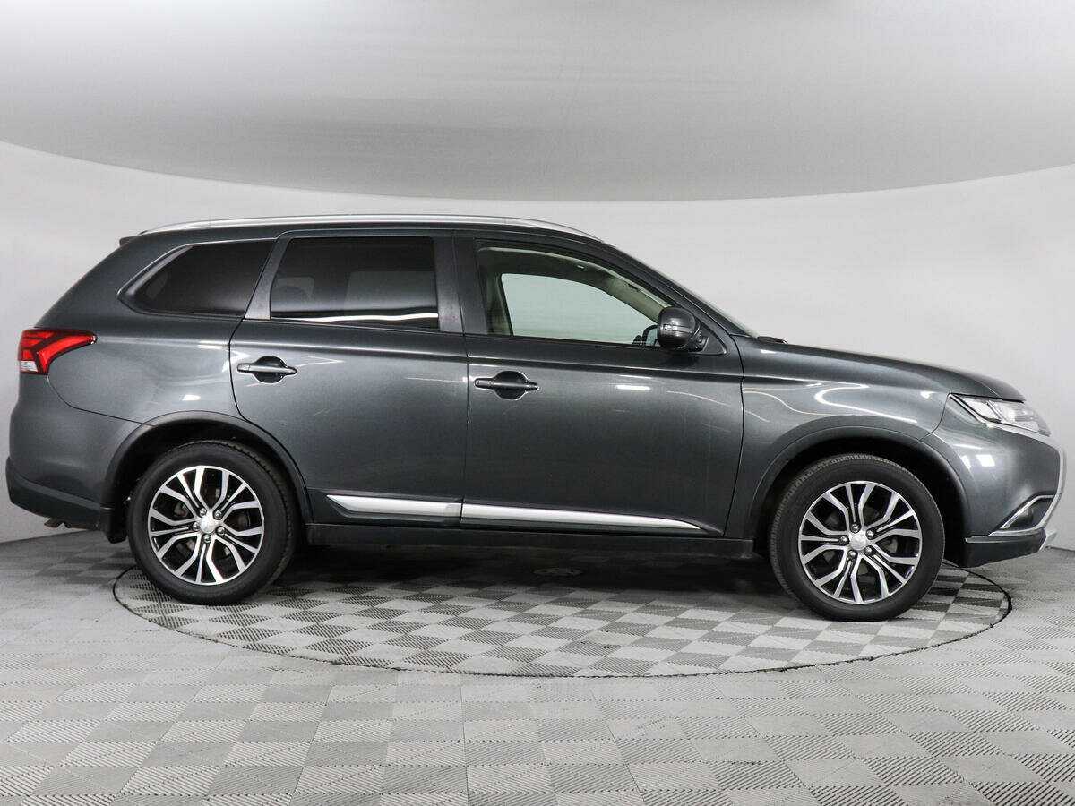 Mitsubishi Outlander с пробегом — 2018 год. Фото: #3