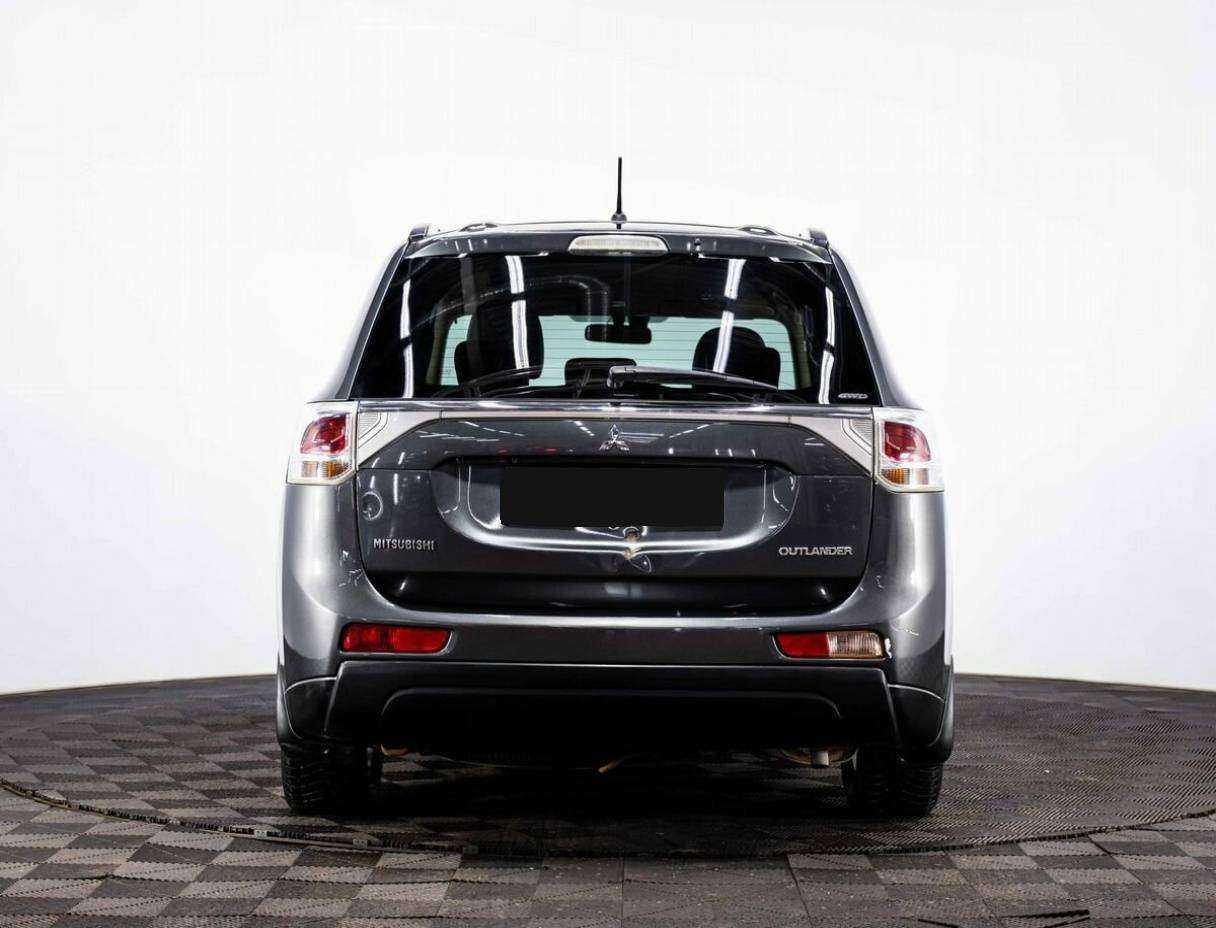 Mitsubishi Outlander с пробегом — 2013 год. Фото: #4