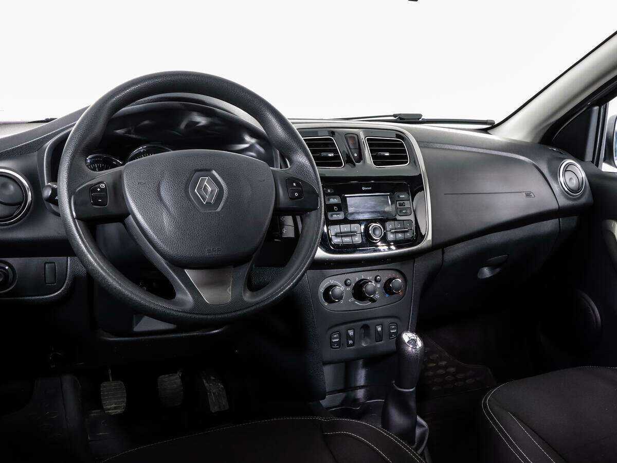 Renault Logan с пробегом — 2017 год. Фото: #10