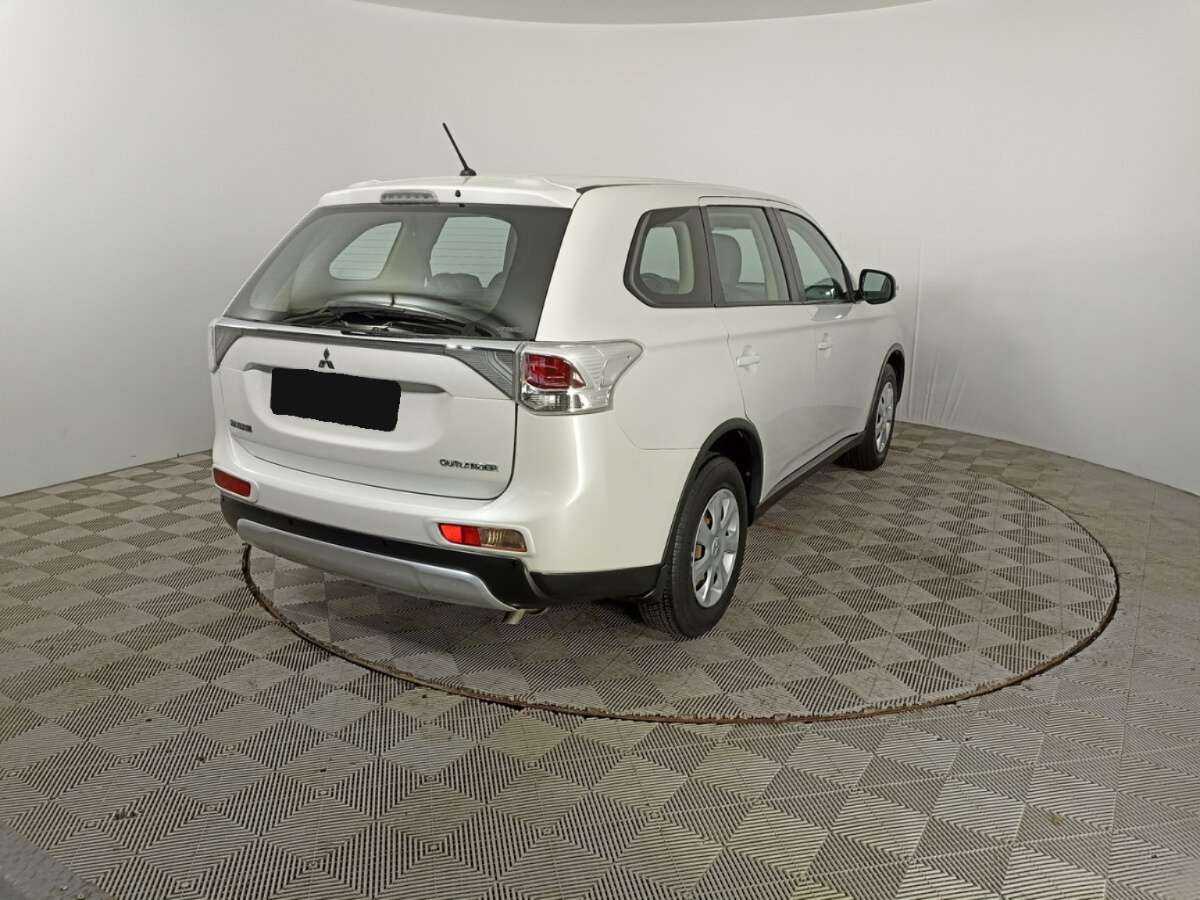 Mitsubishi Outlander с пробегом — 2014 год. Фото: #4