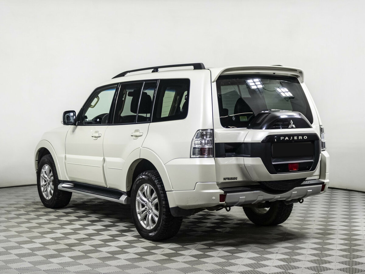 Mitsubishi Pajero с пробегом — 2014 год. Фото: #5