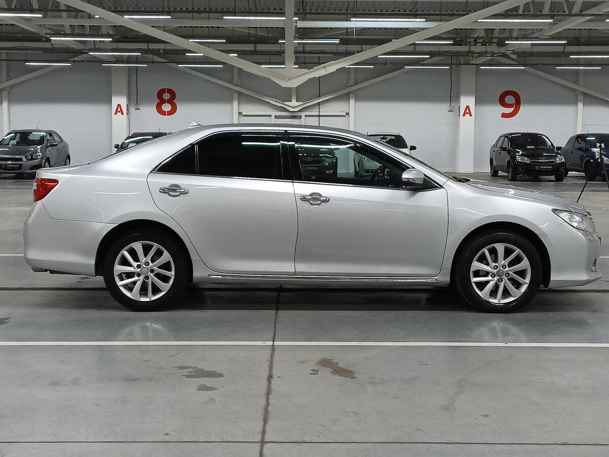 Toyota Camry с пробегом — 2014 год. Фото: #3