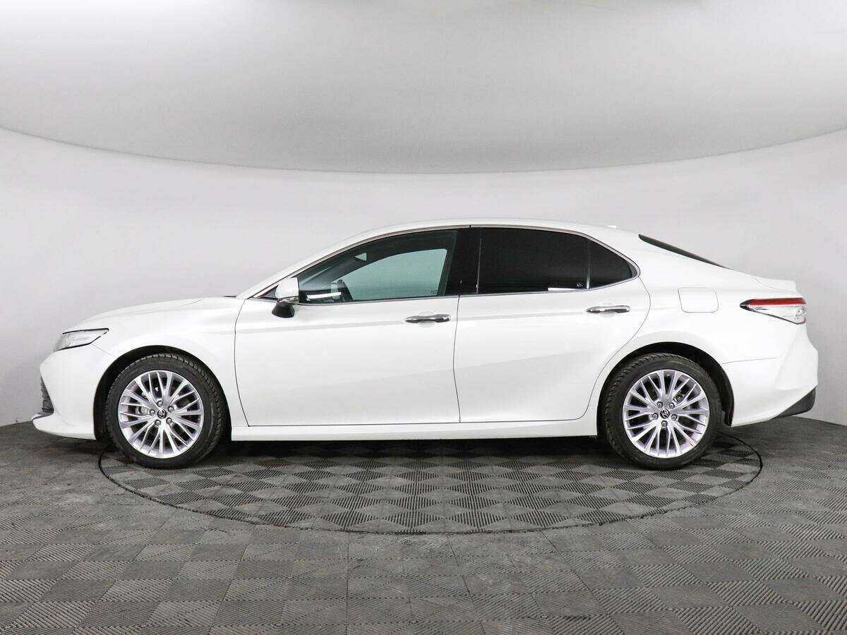 Toyota Camry с пробегом — 2020 год. Фото: #6