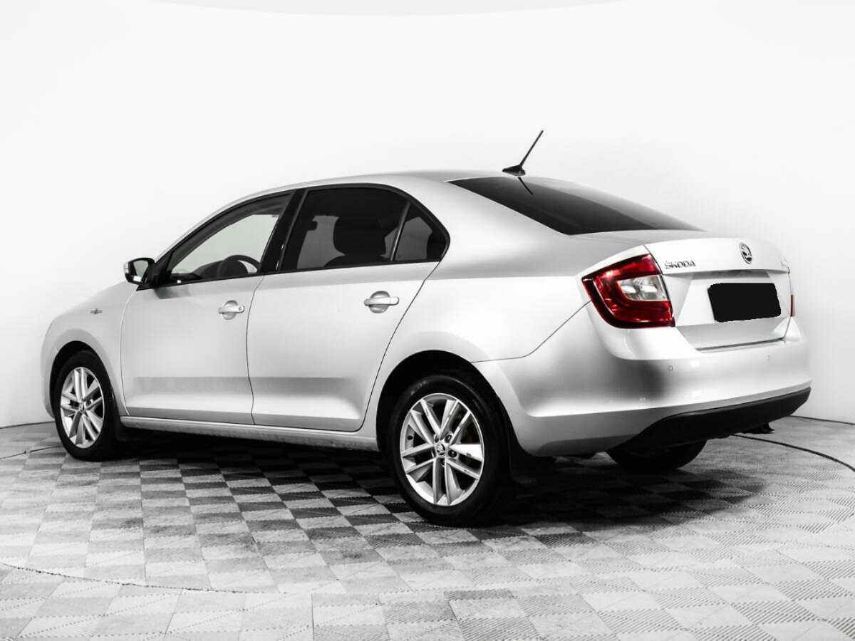 Skoda Rapid с пробегом — 2019 год. Фото: #6