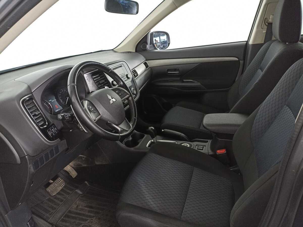 Mitsubishi Outlander с пробегом — 2014 год. Фото: #13