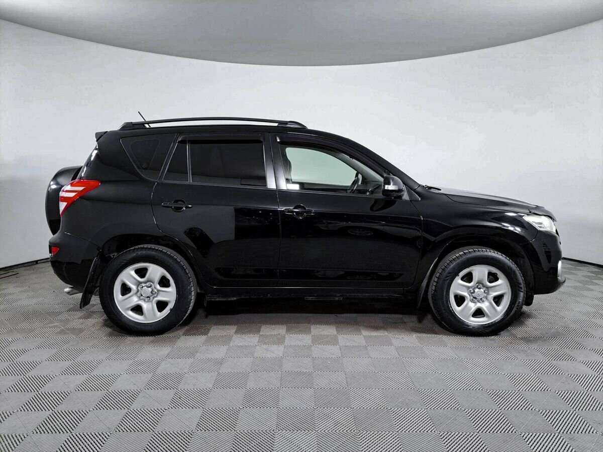 Toyota RAV4 с пробегом — 2012 год. Фото: #3