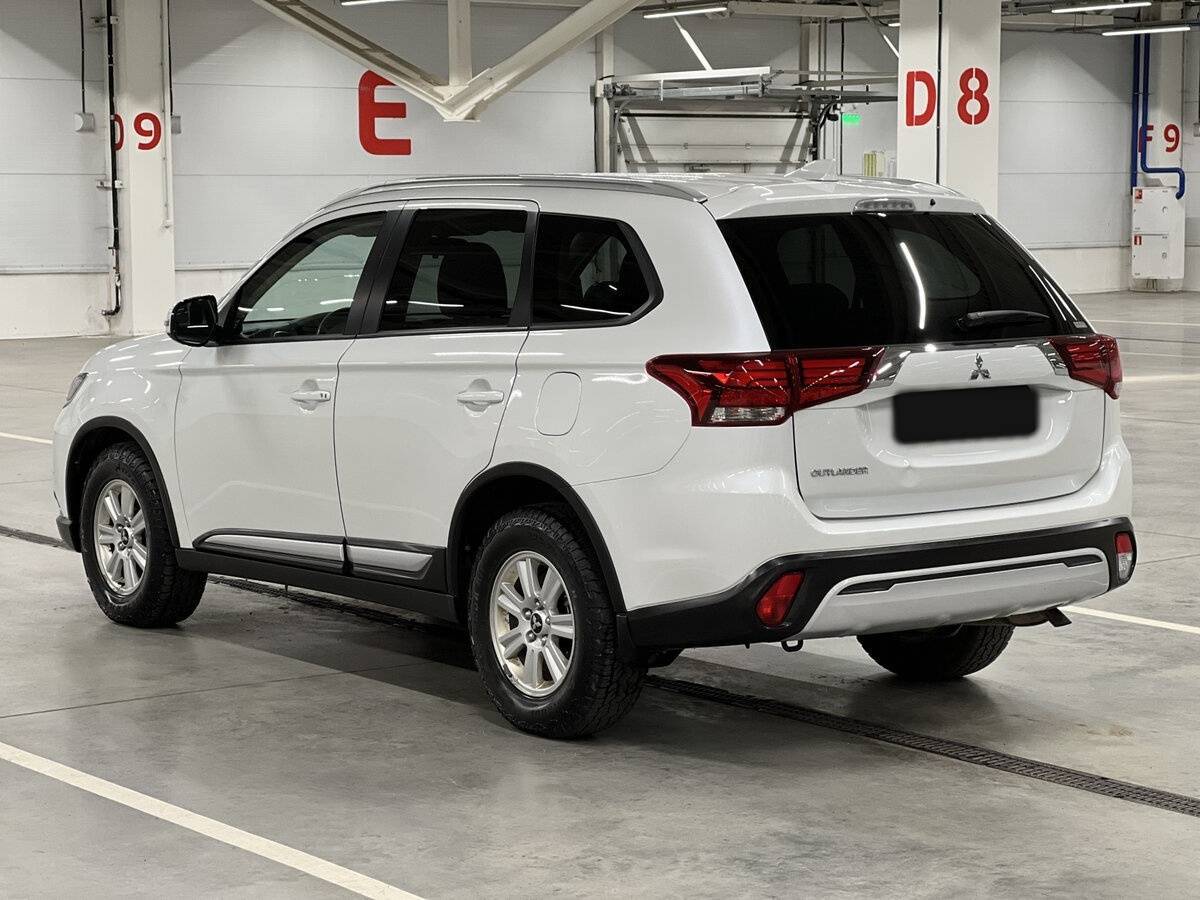 Mitsubishi Outlander с пробегом — 2021 год. Фото: #6