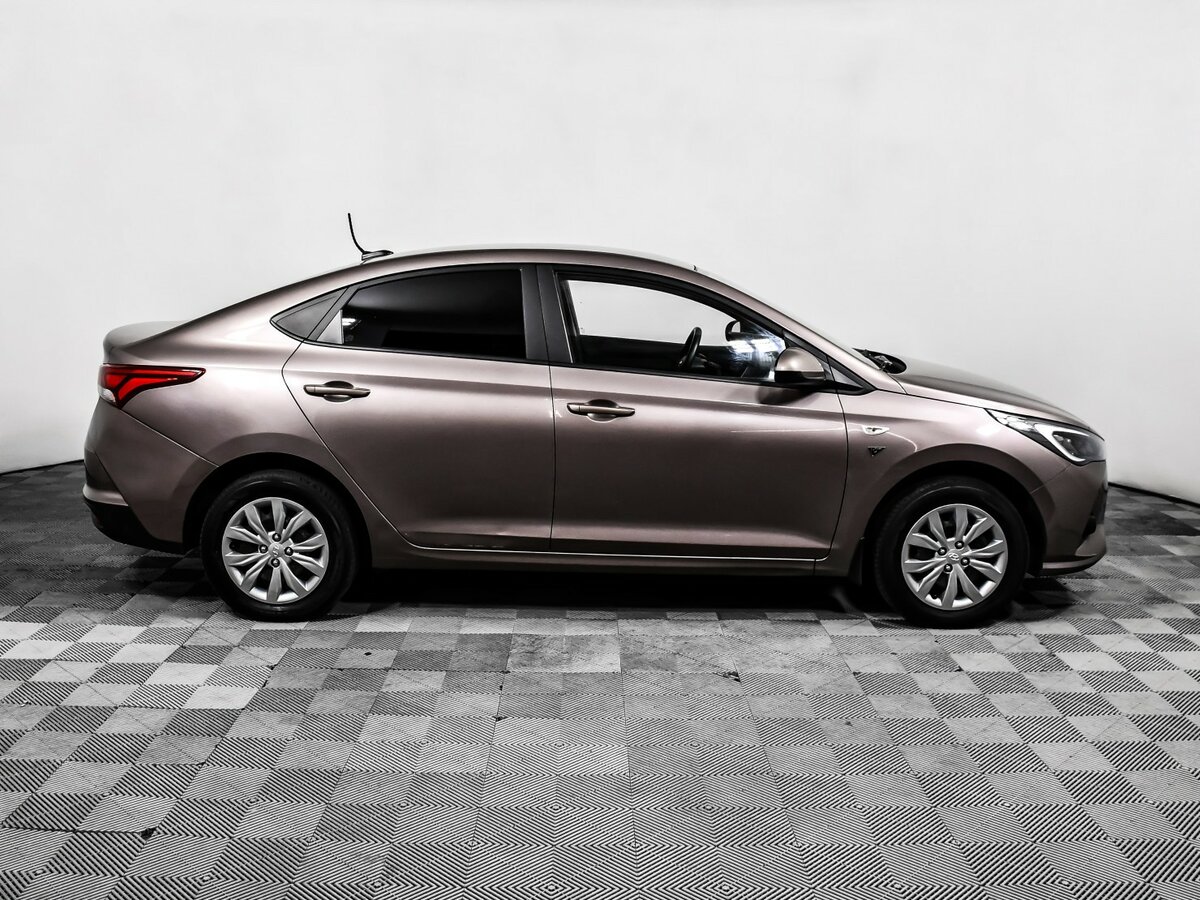 Hyundai Solaris с пробегом — 2020 год. Фото: #3