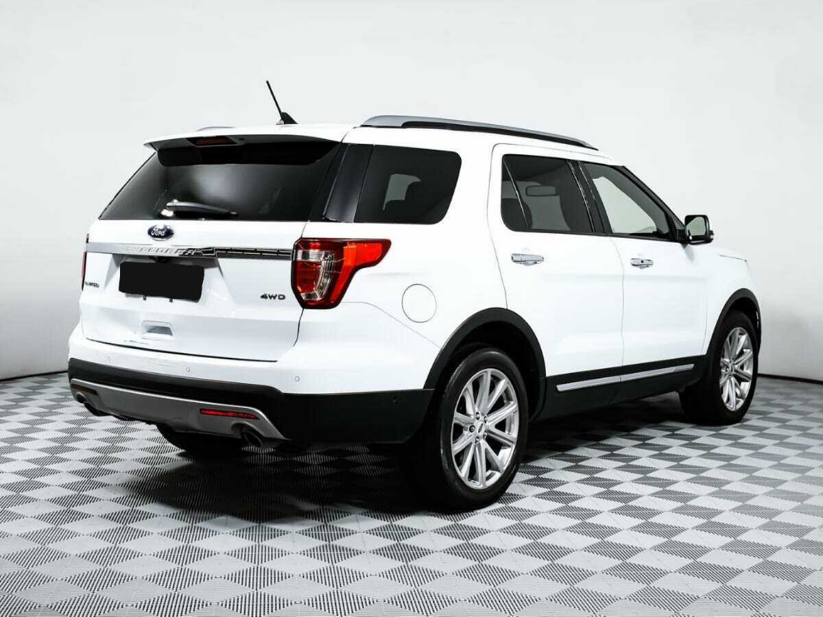 Ford Explorer с пробегом — 2017 год. Фото: #3