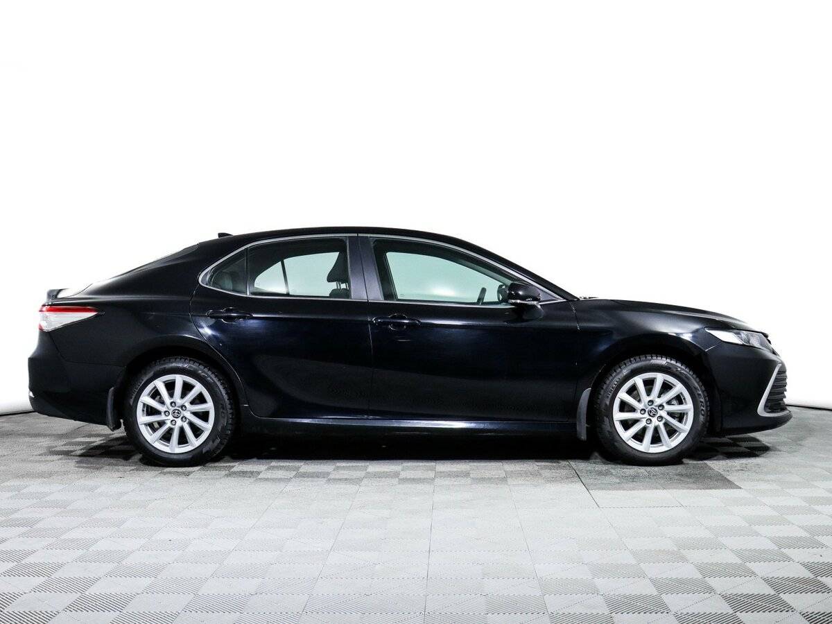 Toyota Camry с пробегом — 2021 год. Фото: #3