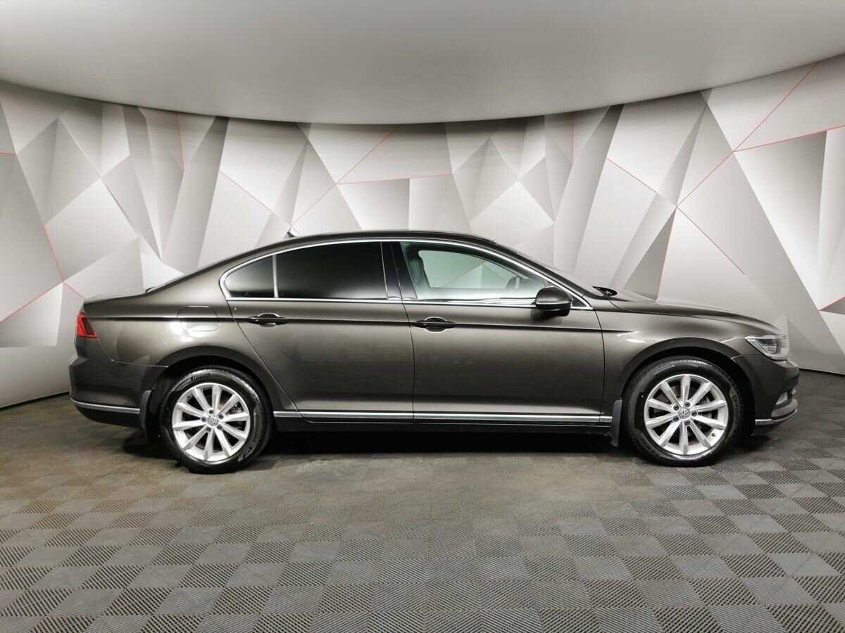 Volkswagen Passat с пробегом — 2018 год. Фото: #5