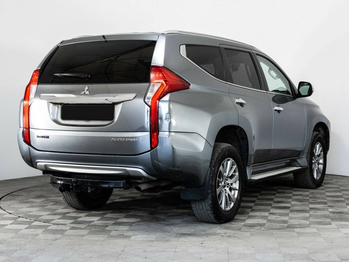 Mitsubishi Pajero Sport с пробегом — 2017 год. Фото: #4