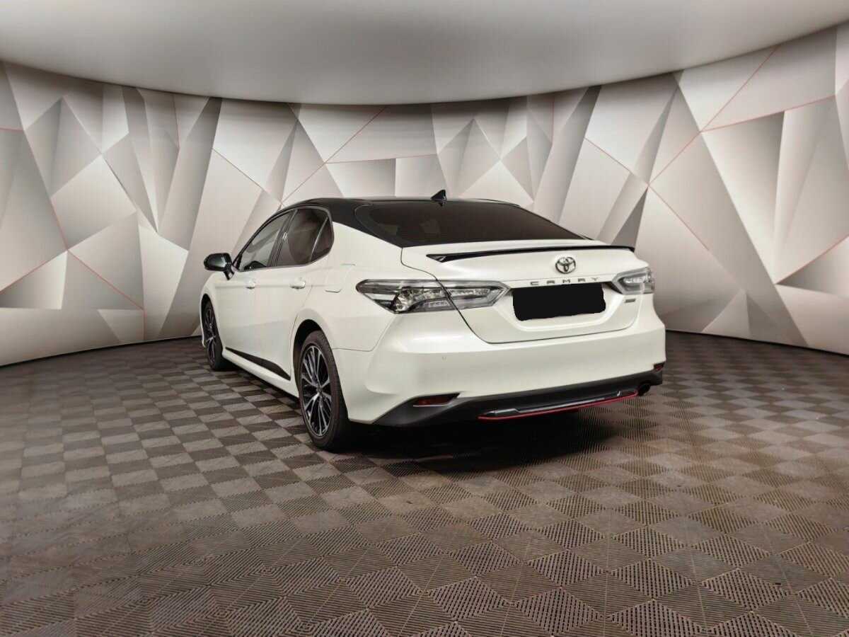 Toyota Camry с пробегом — 2020 год. Фото: #3