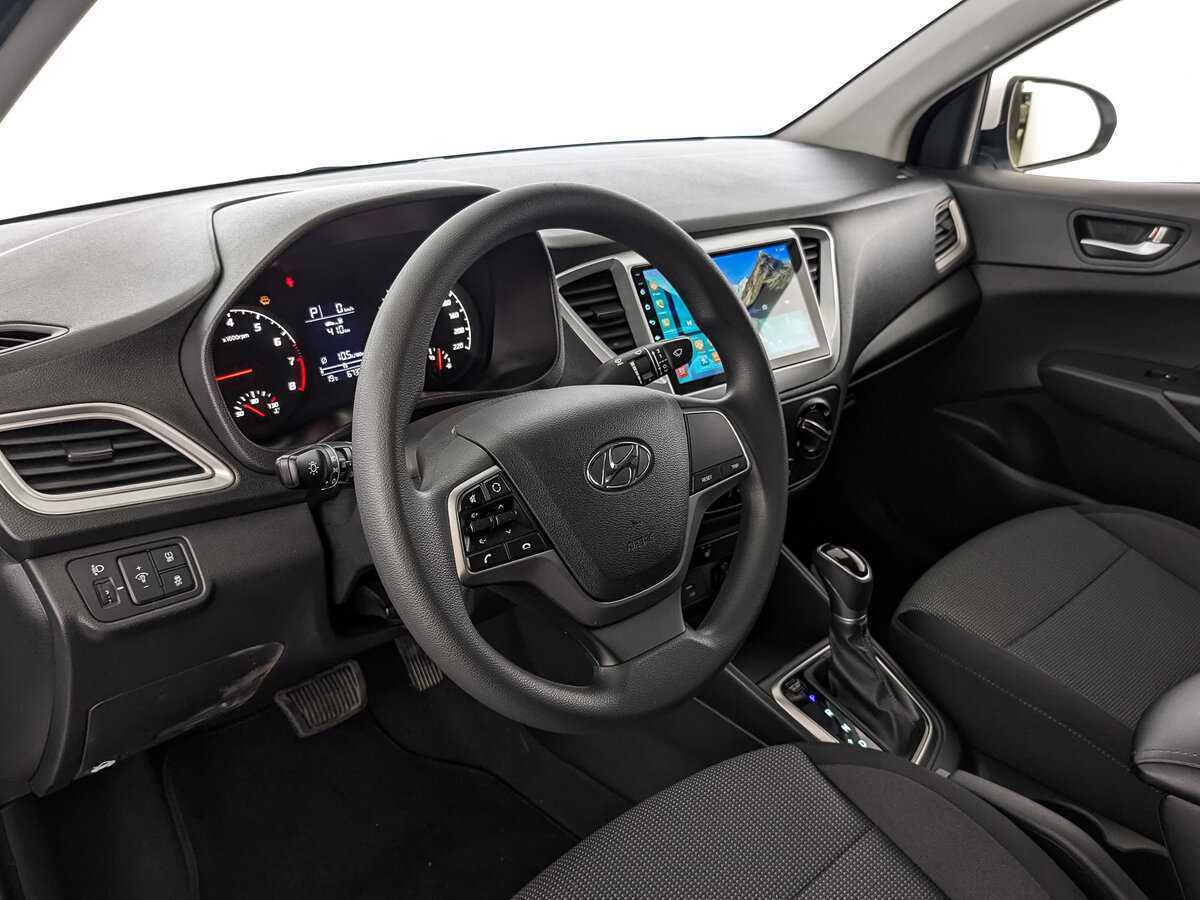 Hyundai Solaris с пробегом — 2022 год. Фото: #10