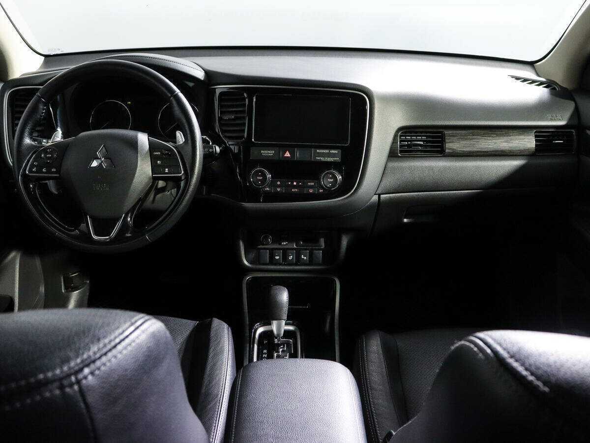 Mitsubishi Outlander с пробегом — 2018 год. Фото: #9