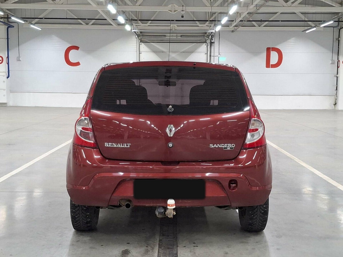Renault Sandero с пробегом — 2014 год. Фото: #5