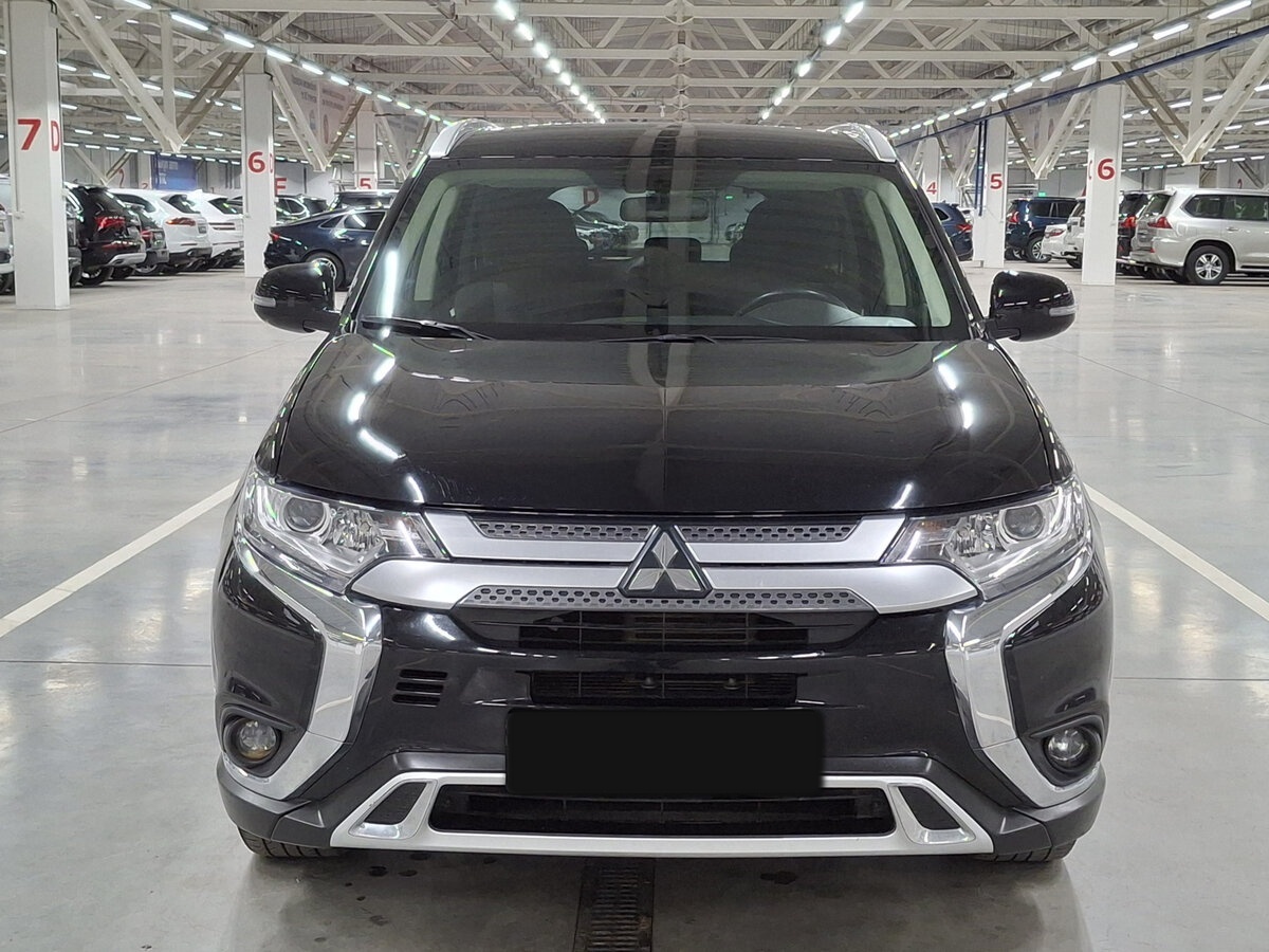 Mitsubishi Outlander с пробегом — 2020 год. Фото: #1