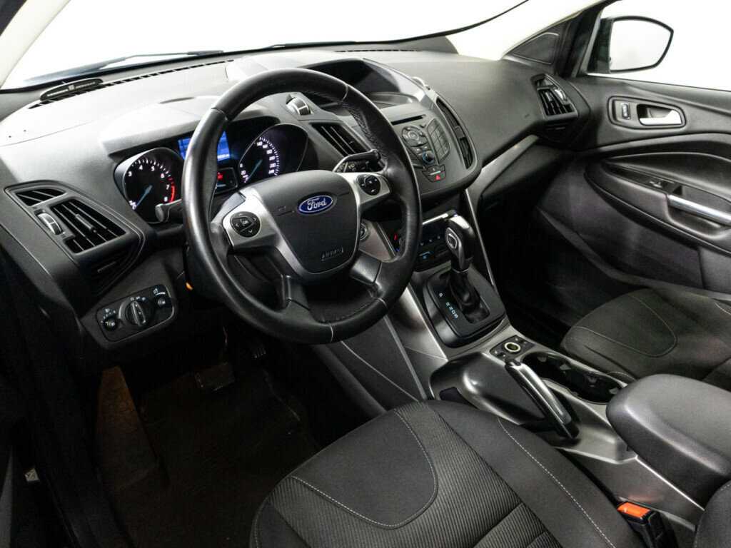 Ford Kuga с пробегом — 2016 год. Фото: #10