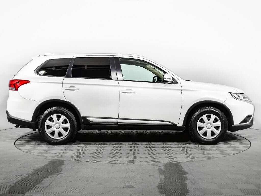 Mitsubishi Outlander с пробегом — 2020 год. Фото: #3