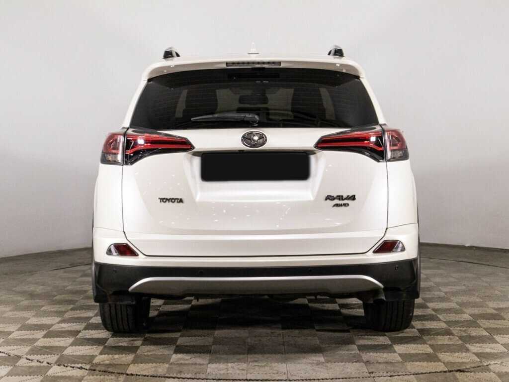 Toyota RAV4 с пробегом — 2017 год. Фото: #5