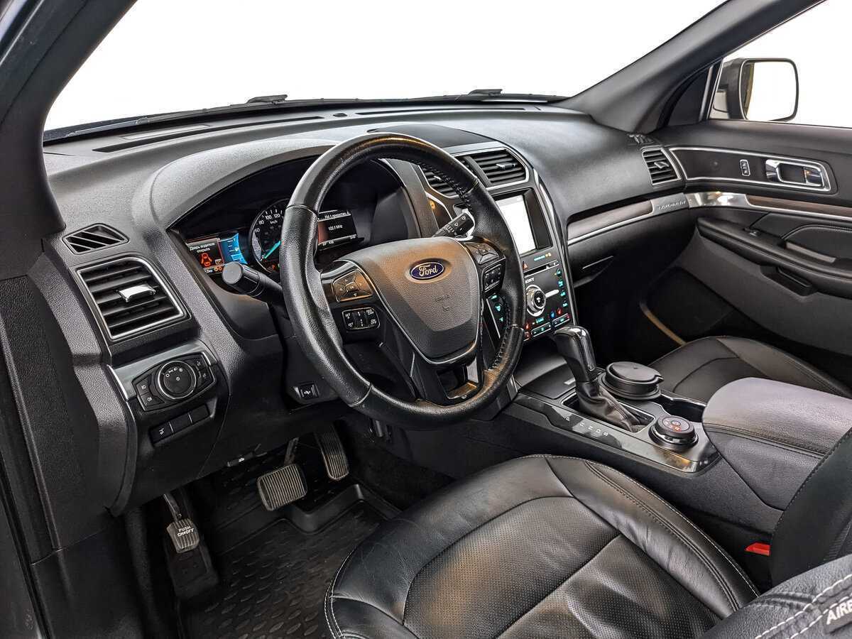 Ford Explorer с пробегом — 2017 год. Фото: #10
