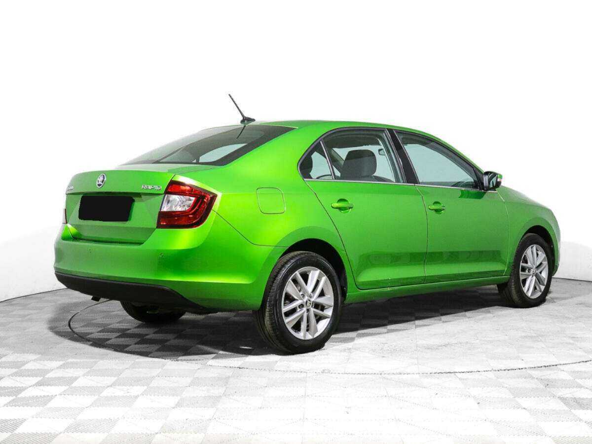 Skoda Rapid с пробегом — 2017 год. Фото: #4