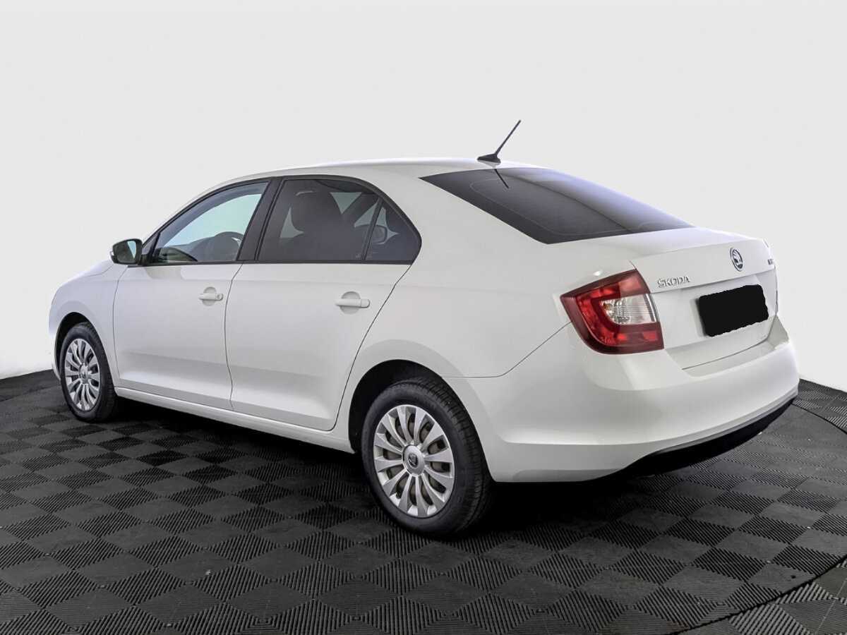 Skoda Rapid с пробегом — 2019 год. Фото: #6