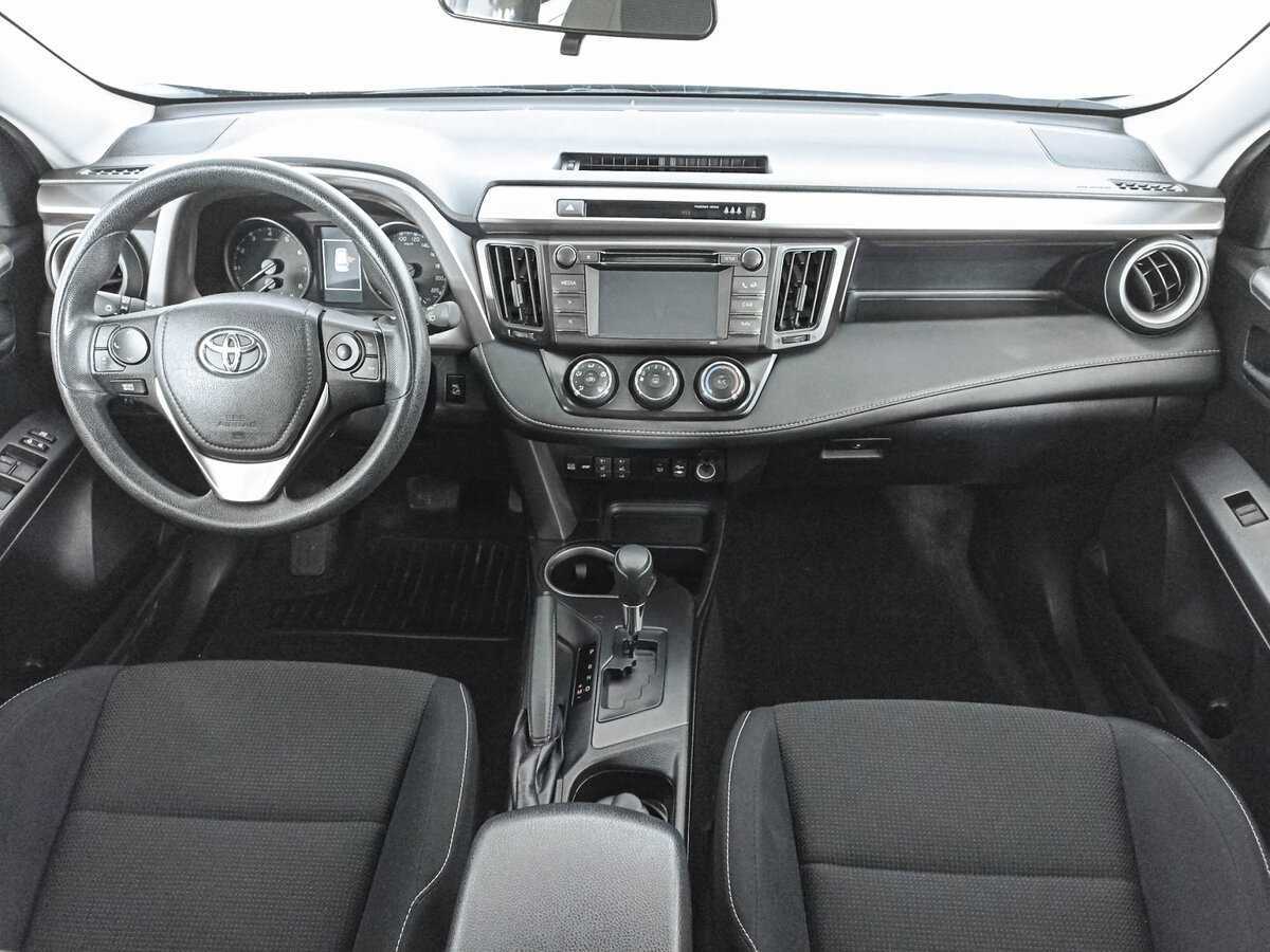 Toyota RAV4 с пробегом — 2015 год. Фото: #12