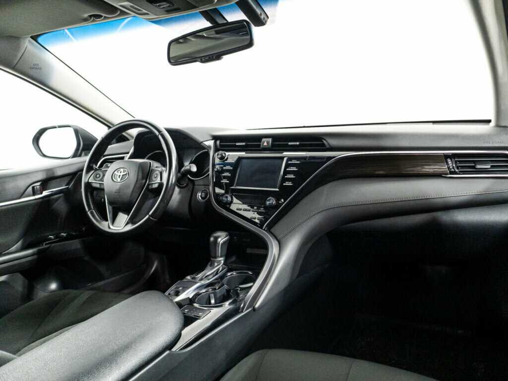 Toyota Camry с пробегом — 2019 год. Фото: #8