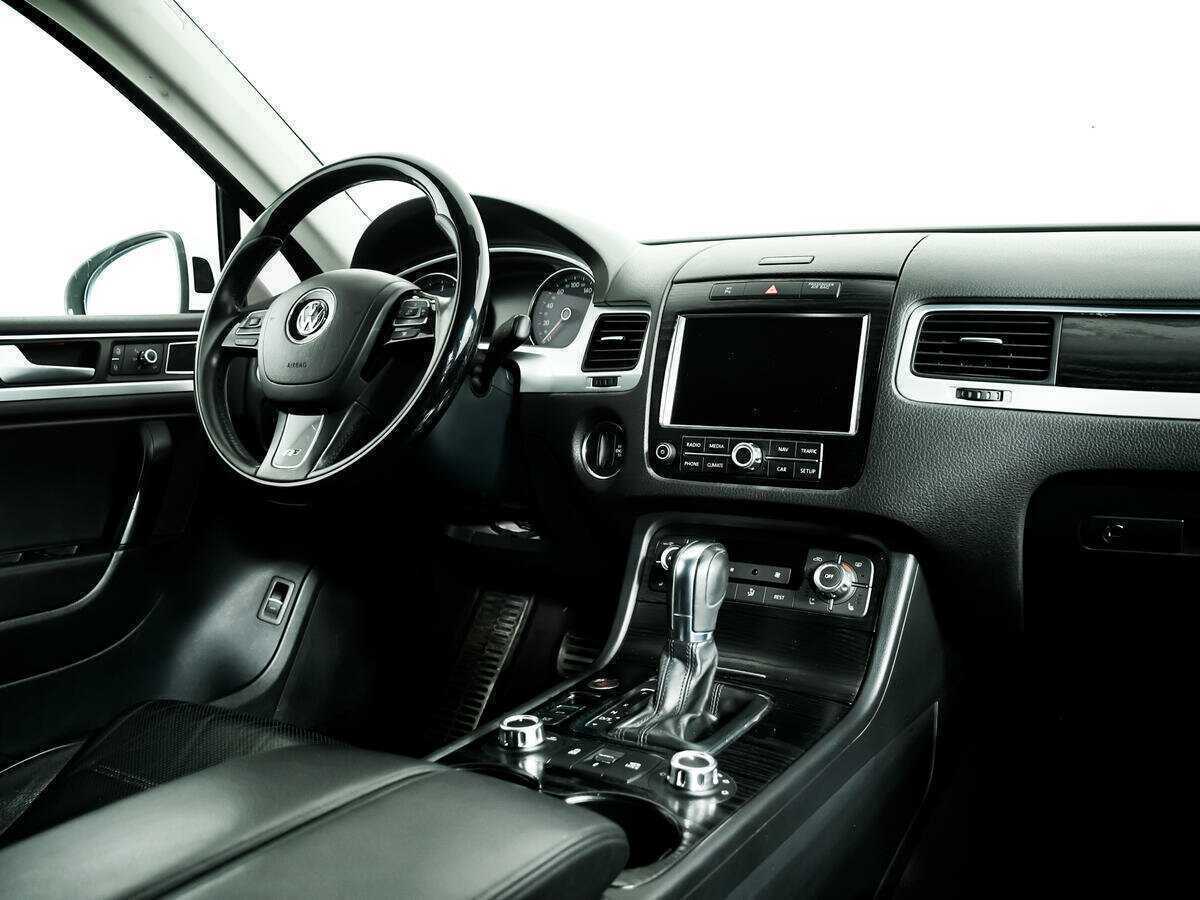 Volkswagen Touareg с пробегом — 2012 год. Фото: #8