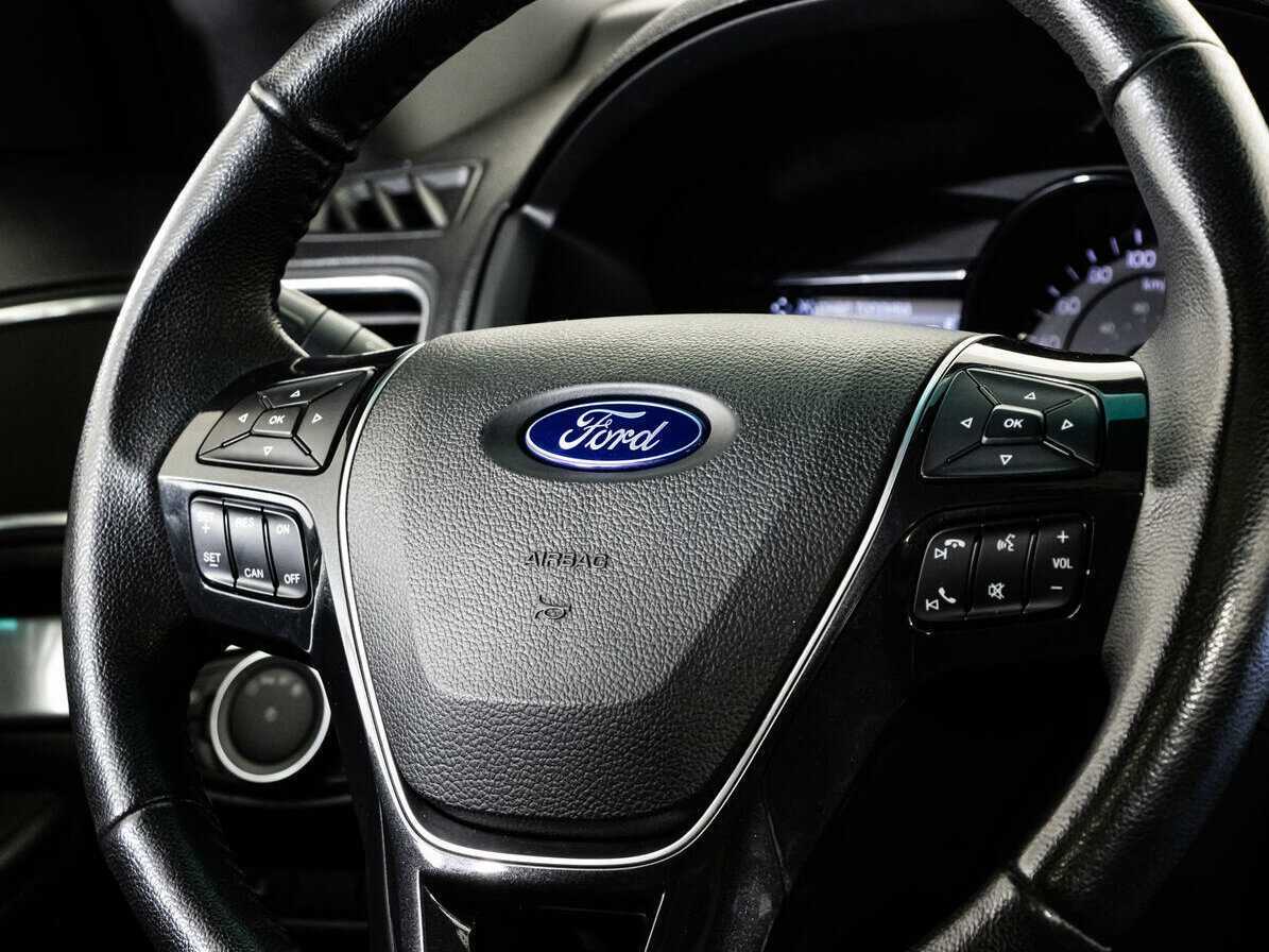 Ford Explorer с пробегом — 2016 год. Фото: #10