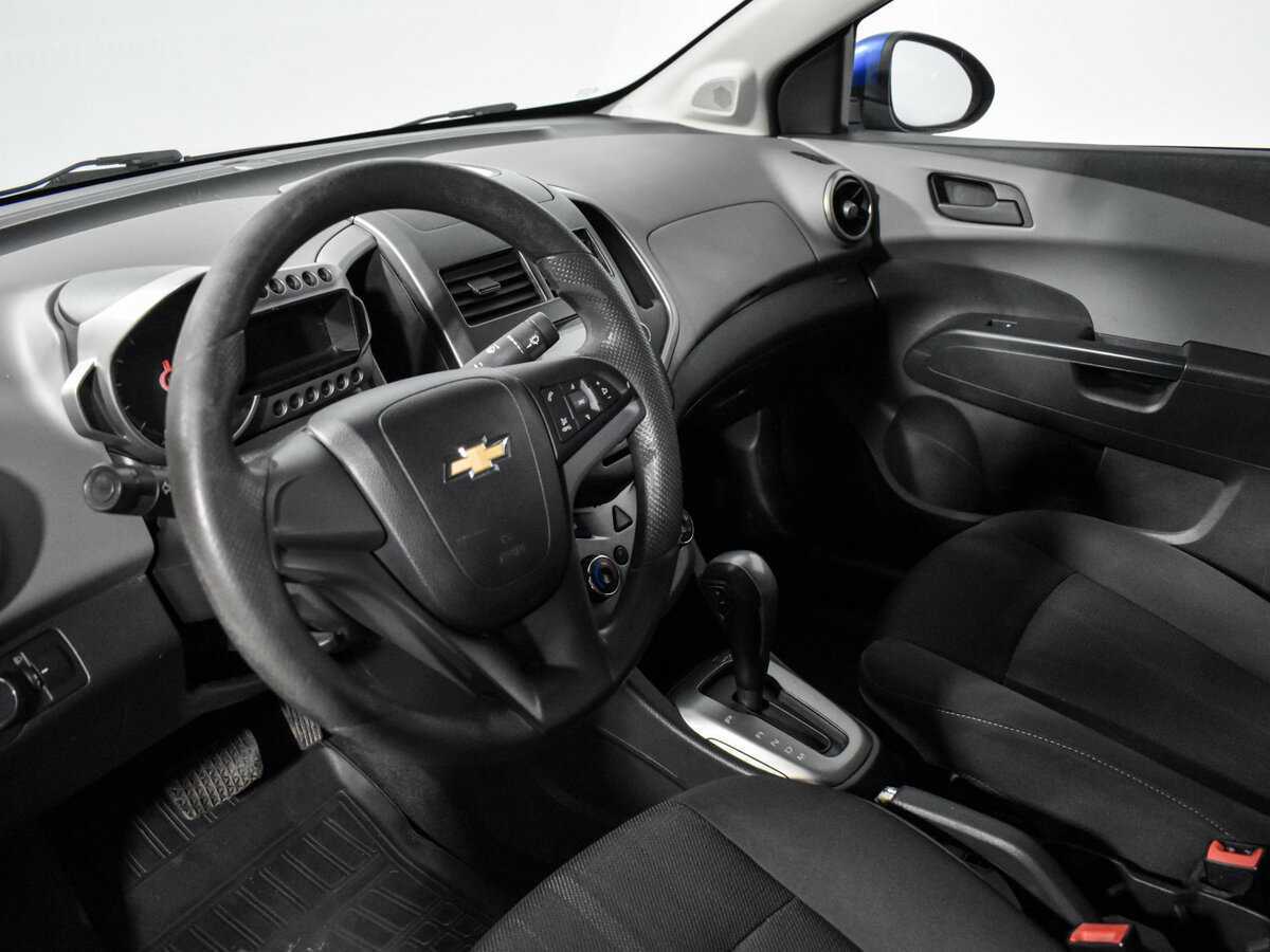 Chevrolet Aveo с пробегом — 2012 год. Фото: #8
