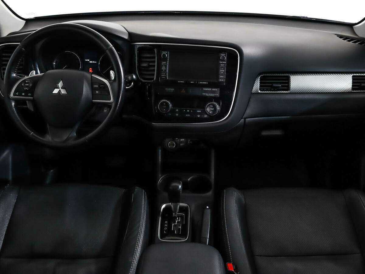 Mitsubishi Outlander с пробегом — 2014 год. Фото: #9