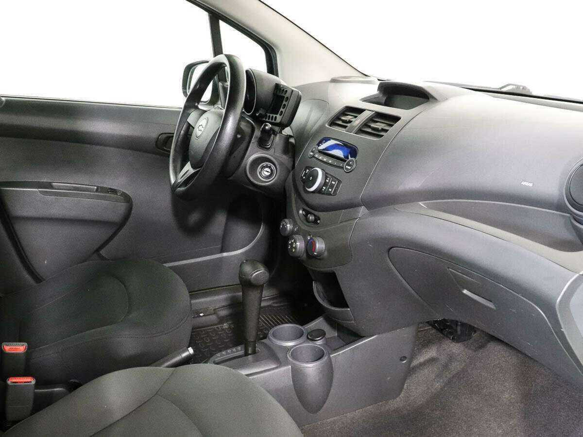 Chevrolet Spark с пробегом — 2013 год. Фото: #6