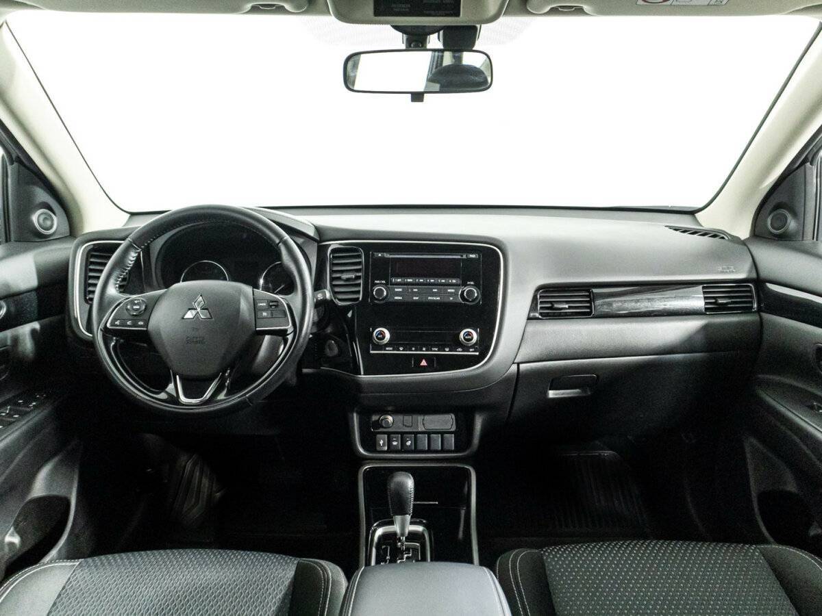Mitsubishi Outlander с пробегом — 2022 год. Фото: #12