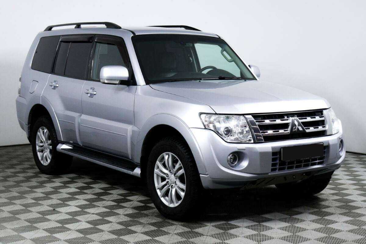 Mitsubishi Pajero с пробегом — 2012 год. Фото: #2