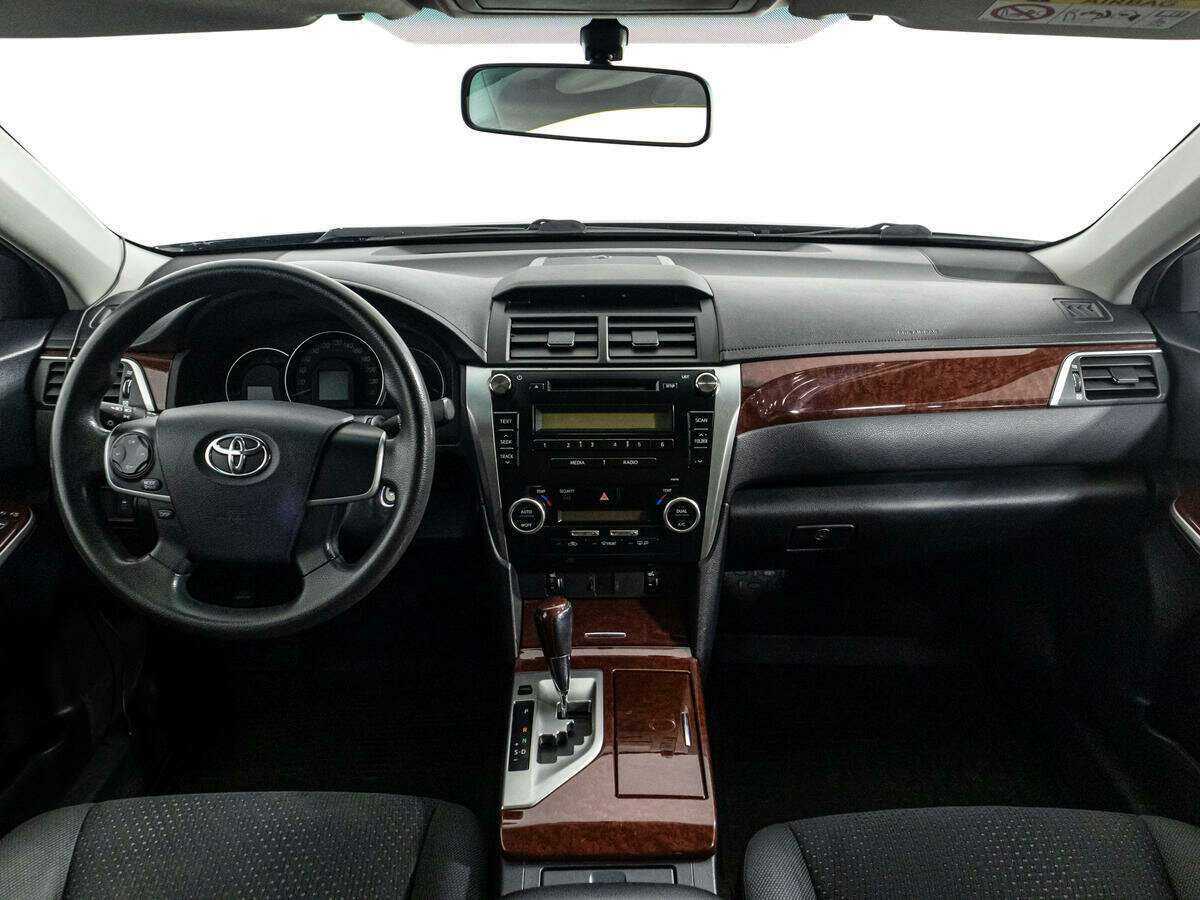 Toyota Camry с пробегом — 2012 год. Фото: #10