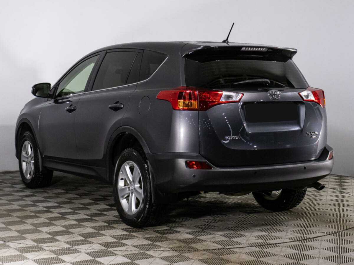 Toyota RAV4 с пробегом — 2013 год. Фото: #6