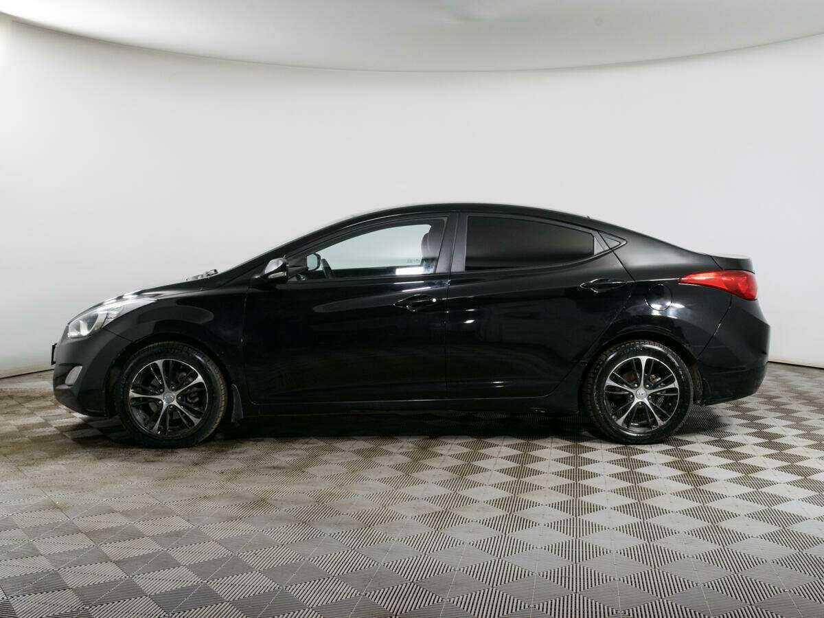 Hyundai Elantra с пробегом — 2012 год. Фото: #7